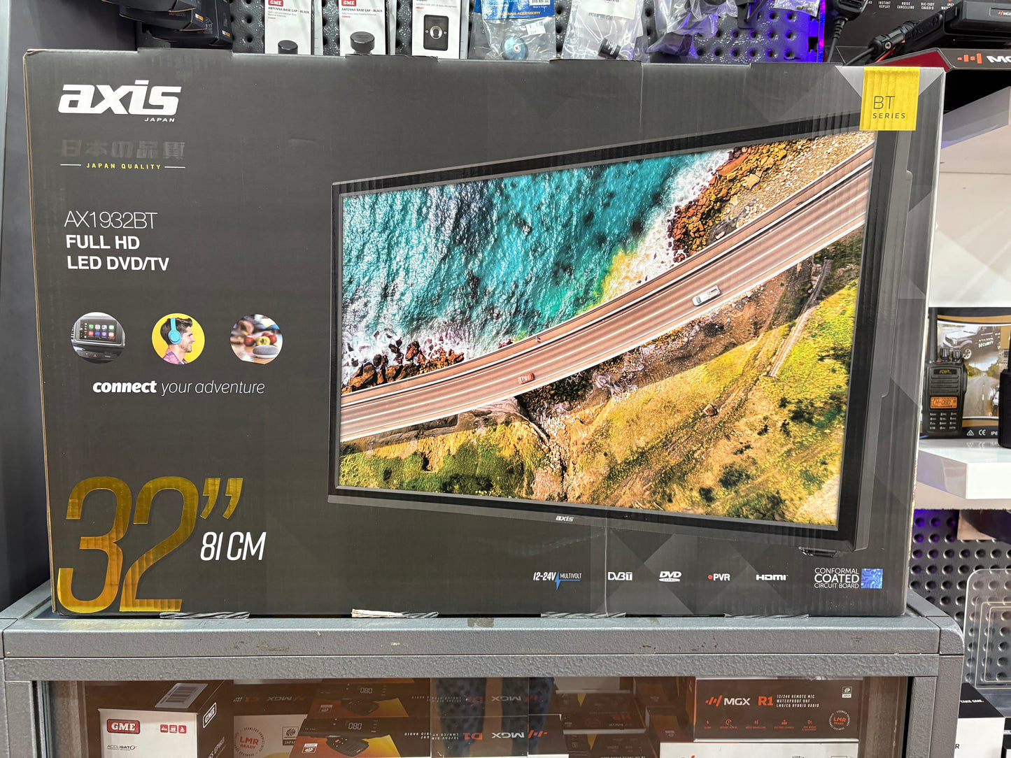 AX1932BT AXIS 12/24V 81cm TV w DVD & BT
